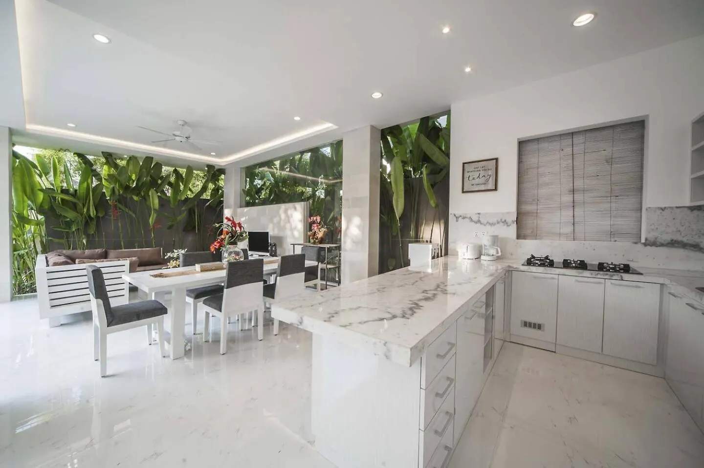 Villa Superb 3 Bed Villa, Walk To Beach, Fast Wi-Fi, Seminyak  Indonesia