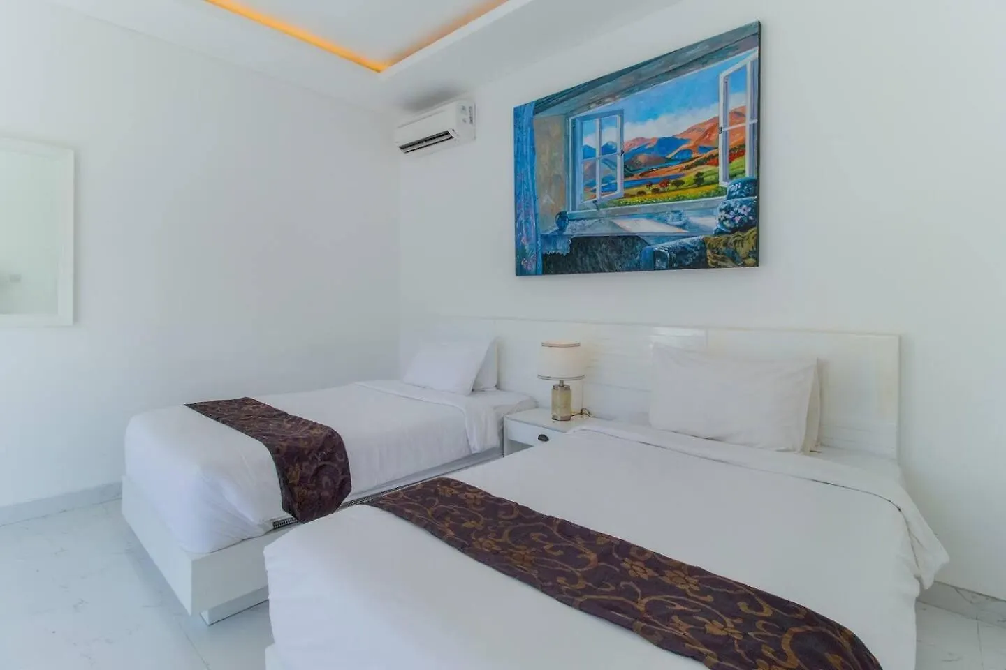 Superb 3 Bed Villa, Walk To Beach, Fast Wi-Fi, Seminyak  Indonesia