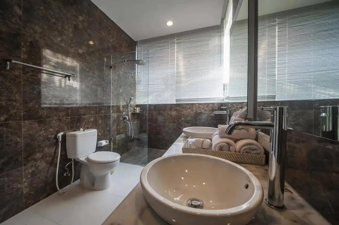 Superb 3 Bed Villa, Walk To Beach, Fast Wi-Fi, Seminyak
