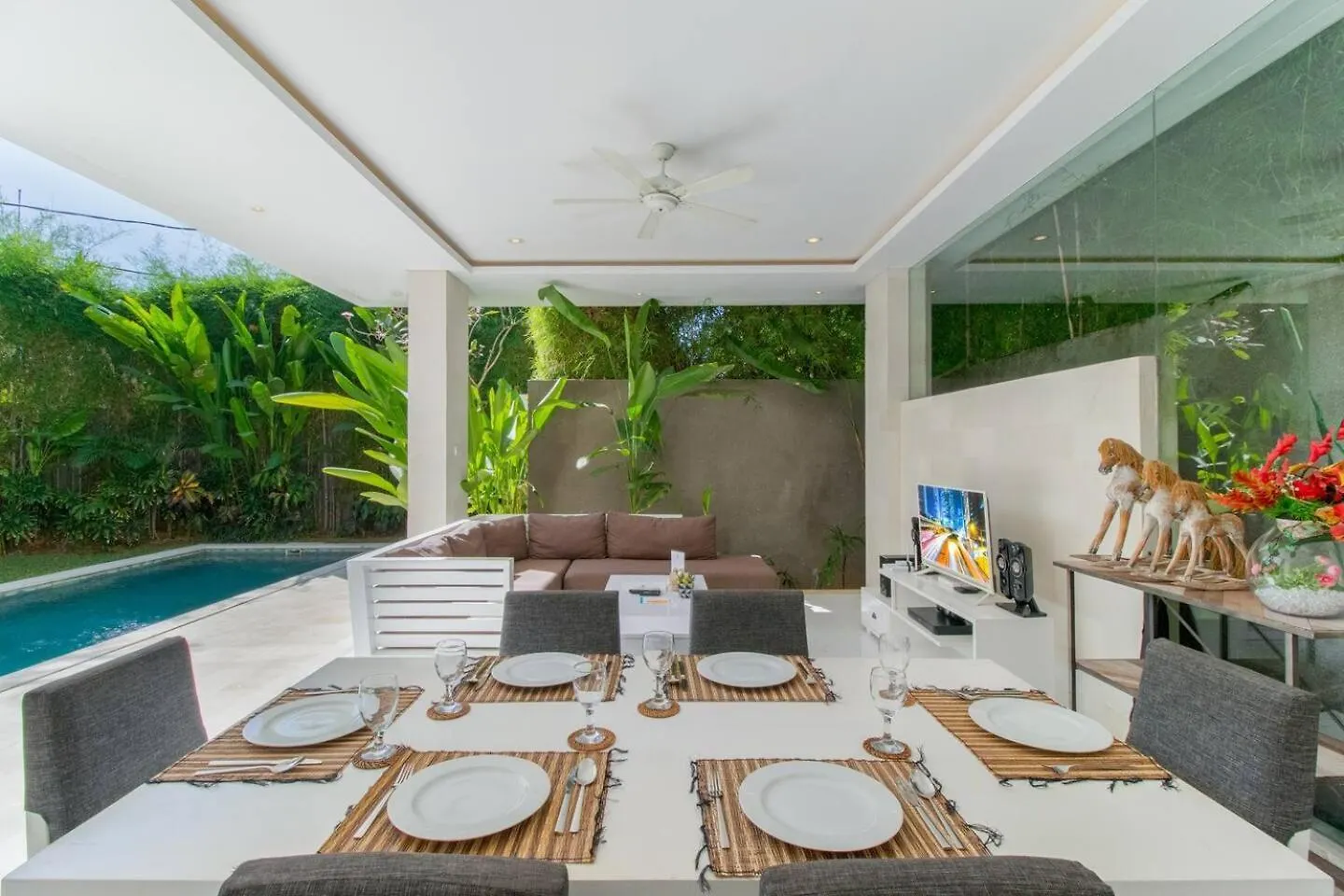 Villa Superb 3 Bed Villa, Walk To Beach, Fast Wi-Fi, Seminyak  Indonesia
